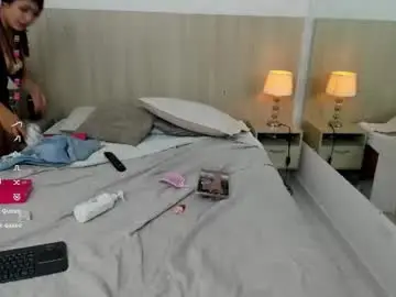 Chaturbate Live Sex Cam of gisel_lara