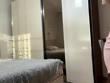 Chaturbate Live Sex Cam of yettahagins