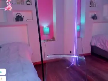 Chaturbate Live Sex Cam of violettabaker1