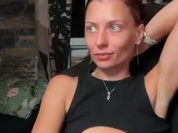Chaturbate Live Sex of karoline121