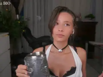 Chaturbate Nude Webcam of falinecrosthwaite