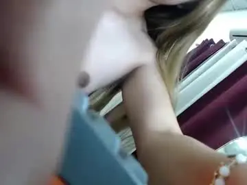 Chaturbate Live Porn of queen_heart0