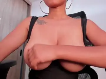Chaturbate Free Live Porn of bianca_and_maxwell