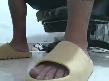 Chaturbate Best live sex cam show of srfindomfeet_