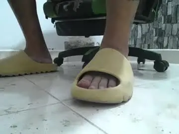 Chaturbate Nude Webcam of srfindomfeet_