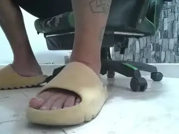 Chaturbate Watch Live Sex Cams of srfindomfeet_