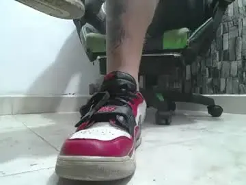 Chaturbate Live Sex of srfindomfeet_