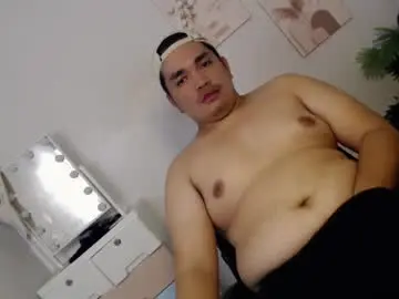 Chaturbate Live Sex Cam of ure_fattytoy143
