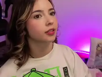 Chaturbate Watch Live Sex Cams of emilykarterr
