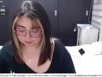 Chaturbate Nude Webcam of yini_angel07