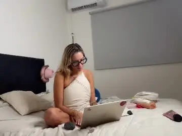Chaturbate Live Sex Cam of ameliaparadisex