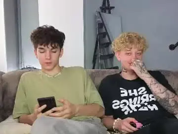 Chaturbate Private Sex Chat of em_chipsi