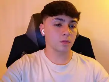 Chaturbate Live Sex Cam of aron__cooper