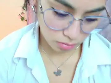 Chaturbate Nude Webcam of iris_mandarinne