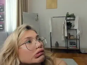 Chaturbate Live Porn of glossybabe_