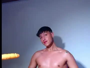Chaturbate Live Sex of rowanboy23