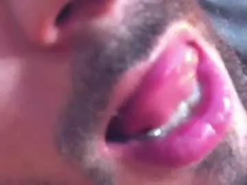 Chaturbate Live Sex Cam of yulianpereira25