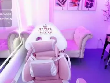 Chaturbate Free Porn Cam of nahomi_velmont