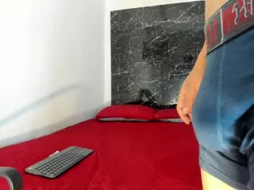 Chaturbate Watch Live Sex Cams of adrian_wolff