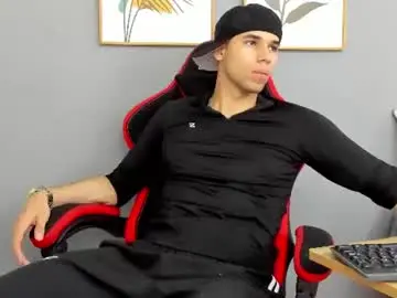 Chaturbate Live Sex Cam of santana_maximo