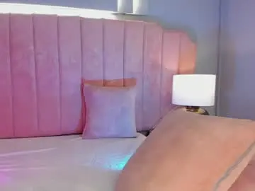 Chaturbate Live Sex Cam of shelley_fox