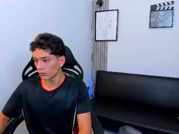 Chaturbate Live Sex Cam of burning_wallen