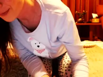 Chaturbate Live Sex Cam of andrasweetie