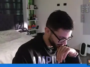 Chaturbate Sex Cam of phantom_bigger1