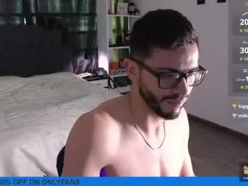 Chaturbate Watch Live Sex Cams of phantom_bigger1