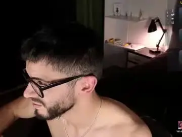 Chaturbate Best live sex cam show of phantom_bigger1