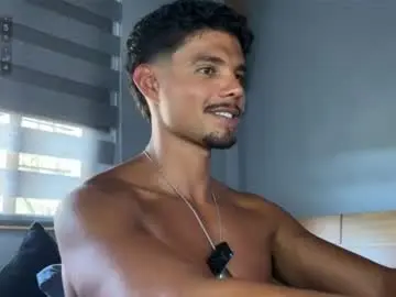 Chaturbate Live Sex Cam of daniel0910s