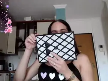 Chaturbate Best live sex cam show of luara_