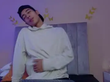 Chaturbate Live Sex Cam of liam_mercurio
