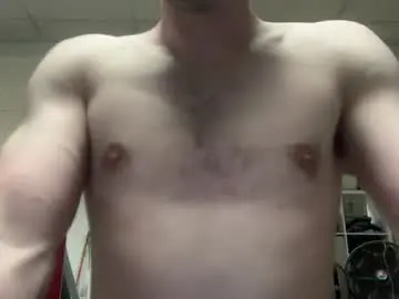 Chaturbate Live Sex Cam of shirtlesshunk15