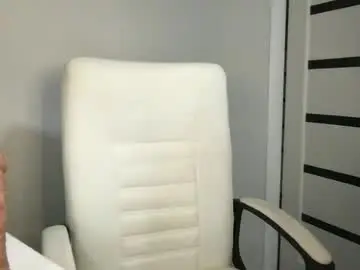 Chaturbate Free Porn Cam of foxyshy_x