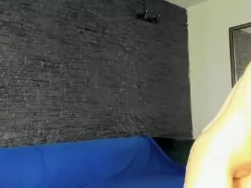 Chaturbate Live Sex Cam of diamondmilff