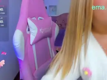 Chaturbate Nude Webcam of ema_tayy