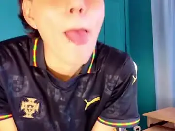 Chaturbate Live Sex Cam of christopher_robin4