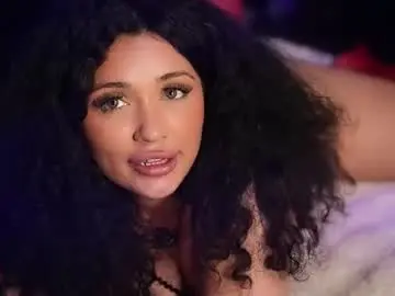 Chaturbate Live Porn of moan_4_you