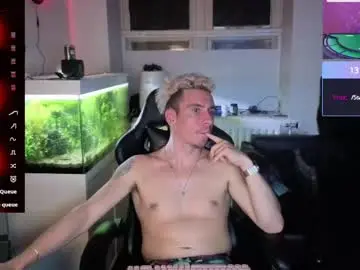 Chaturbate Free Porn Cam of rayzel_white