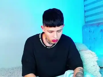 Chaturbate Watch Live Sex Cams of _justinmoon2