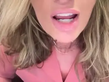 Chaturbate Live Sex of madame_andi