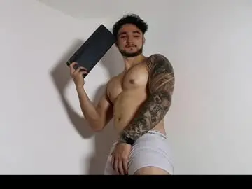 Chaturbate Adult Video Chat of latinboyvip_