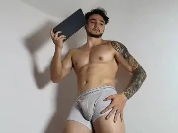 Chaturbate Live Porn of latinboyvip_