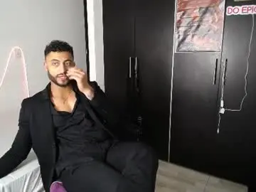 Chaturbate Live Sex of claybrown_