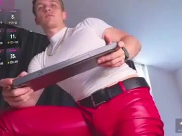 Chaturbate Live Porn of night_wwwolf