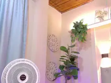 Chaturbate Live Sex Cam of chloerossee