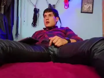 Chaturbate Watch Live Sex Cams of dom2travelers_sm