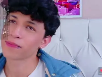 Chaturbate Best live sex cam show of axel_evanss