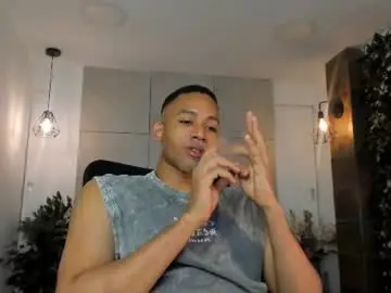 Chaturbate Free Porn Cam of bento_fox